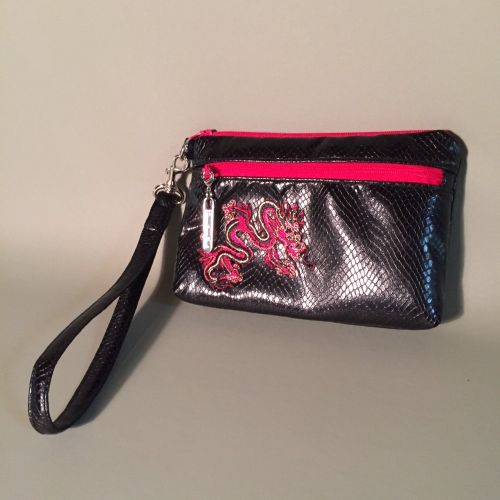 Wristlet pouch for iphone