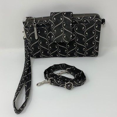 Wristlet wallet