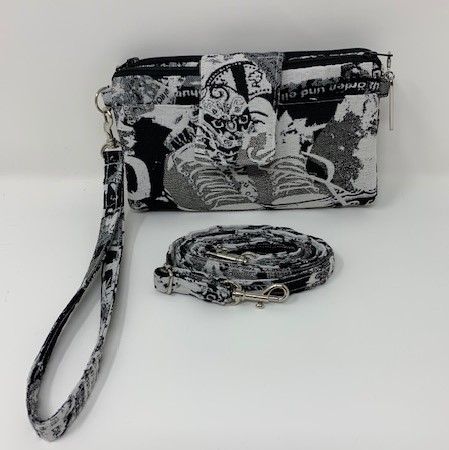 Wristlet wallet