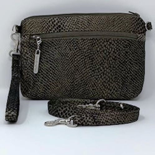 Wristlet pouch for iphone